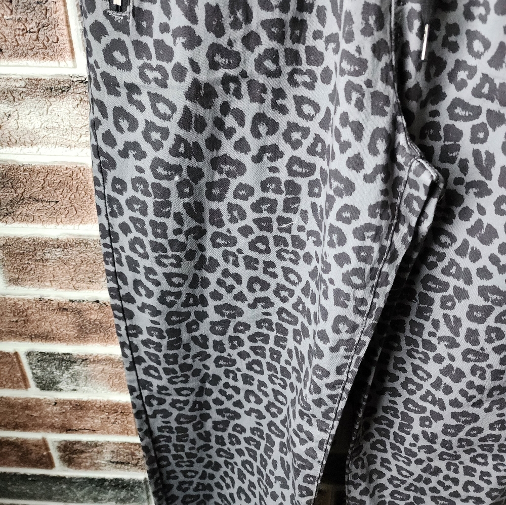 Hi-Rise jogger pants - Picture 14 of 15